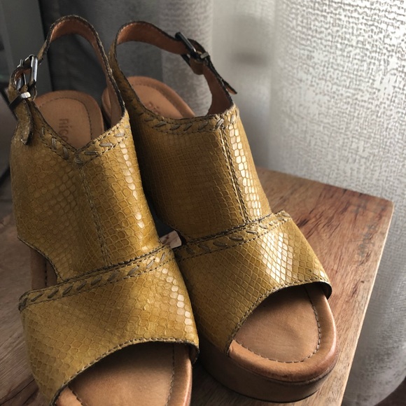 Platform Shoes - Picture 2 of 8